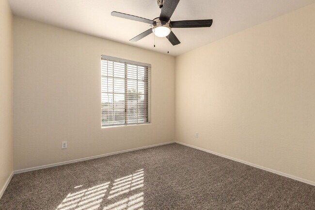 Building Photo - 4618 E Brilliant Sky Dr