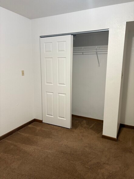 Building Photo - 20 Grandview Ave