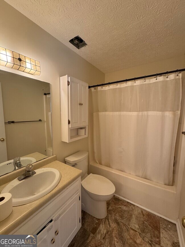 Building Photo - 1041 Limmerick Dr