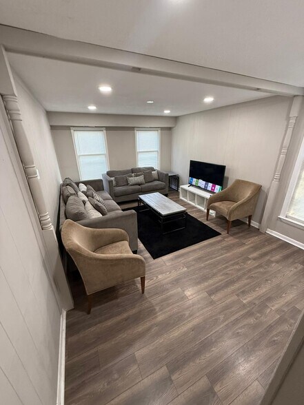 Building Photo - 2823 Chablis Cir