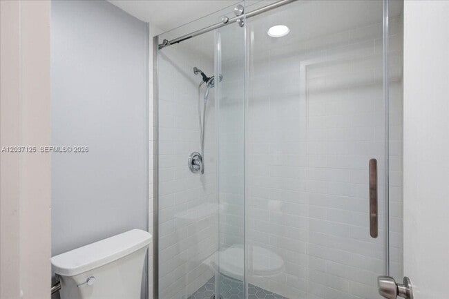 Building Photo - 2899 Collins Ave