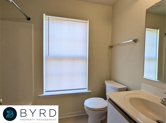 Building Photo - 7625 Fern Hollow Dr