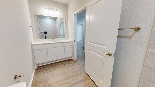 Building Photo - 1326 Prairie Dr