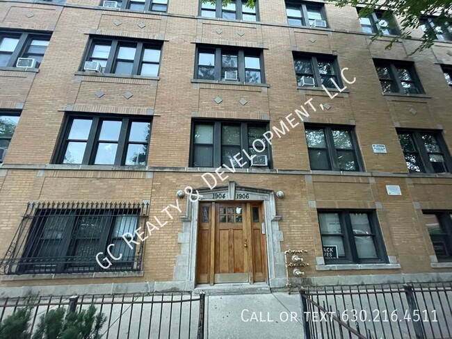 Primary Photo - ***LOGAN SQUARE / 2 BDRM / SS APPL INCL / ...