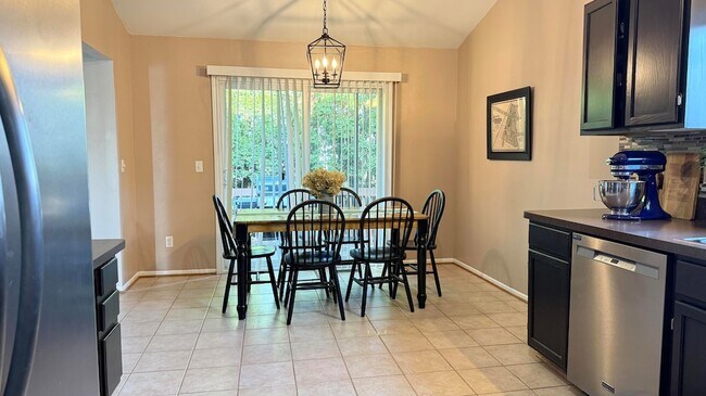 Building Photo - 44432 James Ct