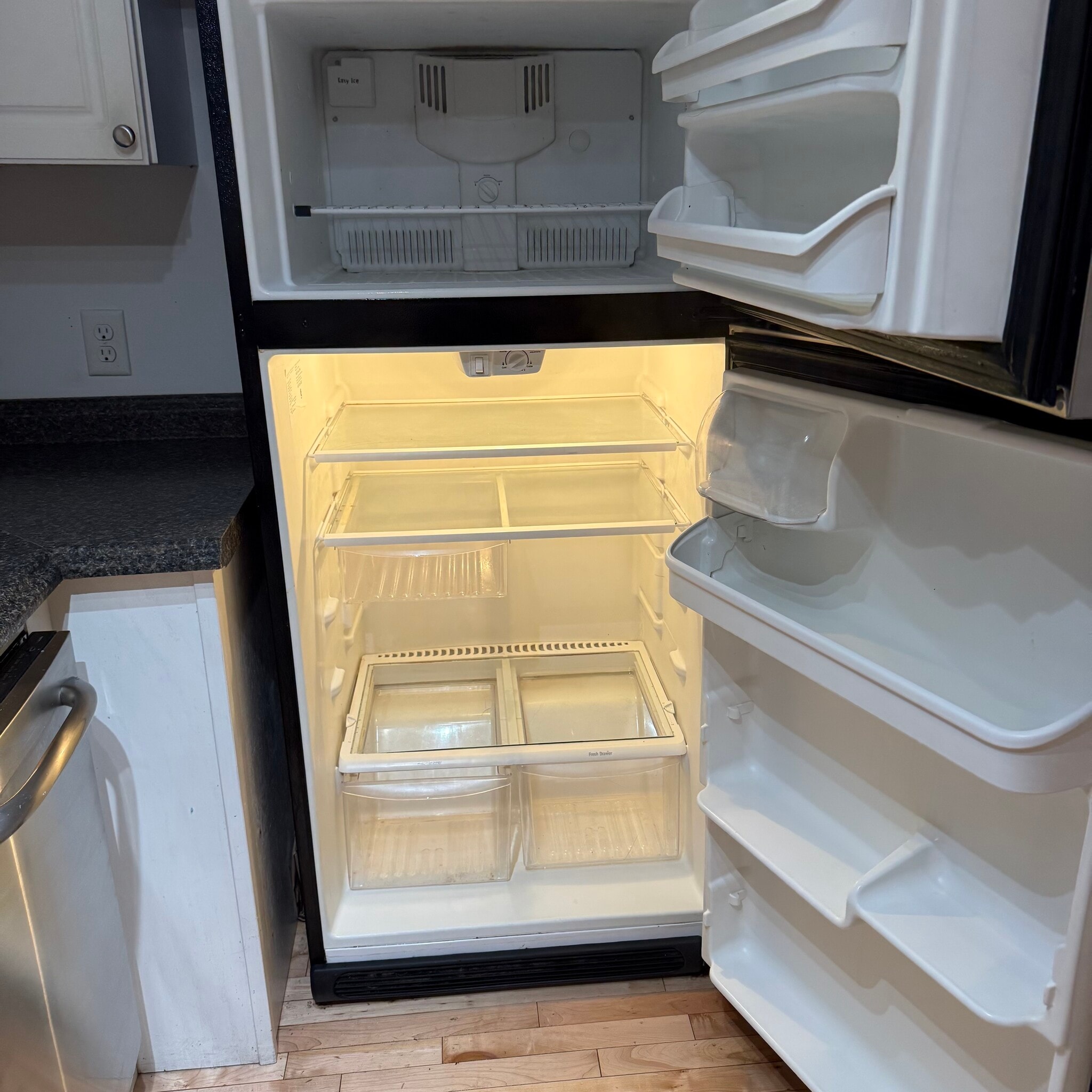 fridge - 65 Pine St