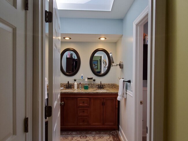 Building Photo - 6 Club Course Ln