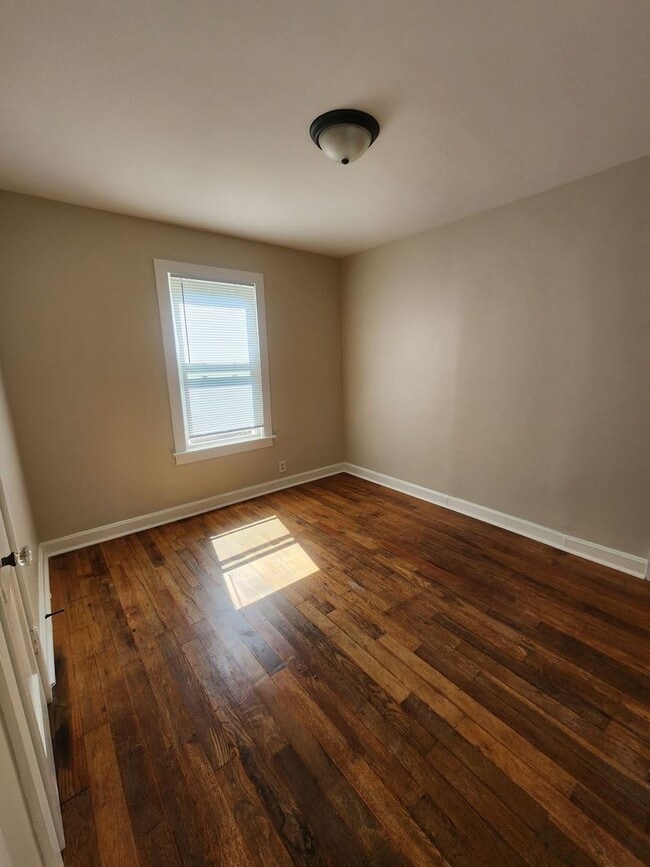 Building Photo - Now leasing for July 1st!