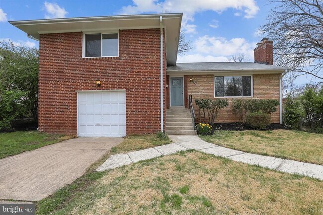 Building Photo - 4503 Traymore St