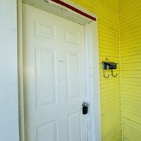 Building Photo - Victorian-style 1 Bedroom | 1 Bathroom Apartment in The Avenues!