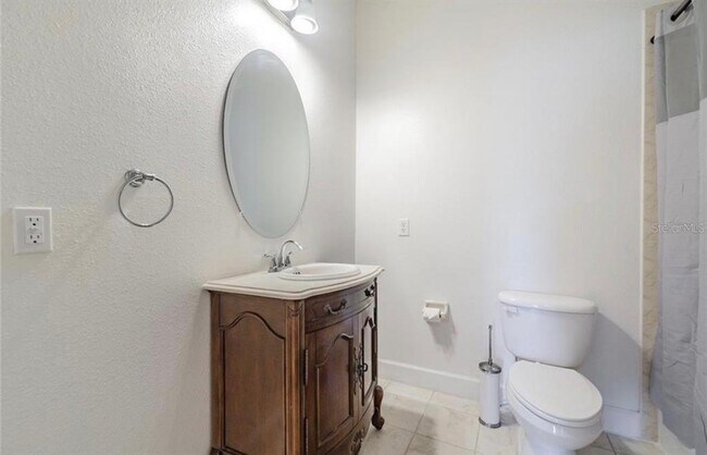 Building Photo - 131 S Arrawana Ave