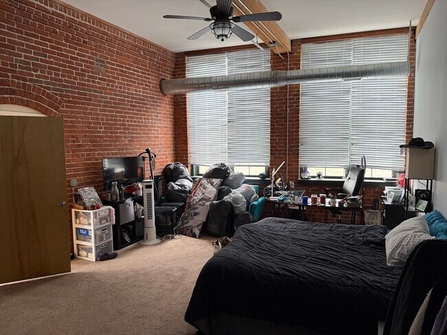 Building Photo - 160 Fremont St