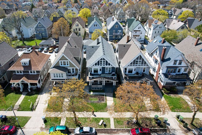 Building Photo - 2943 N Maryland Ave