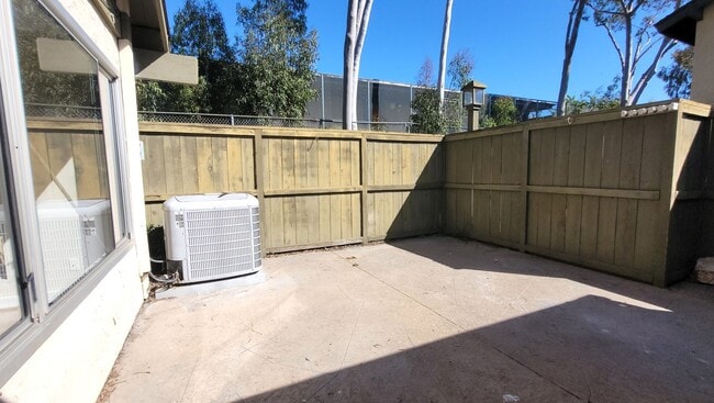 Building Photo - Convienently Located In Mira Masa