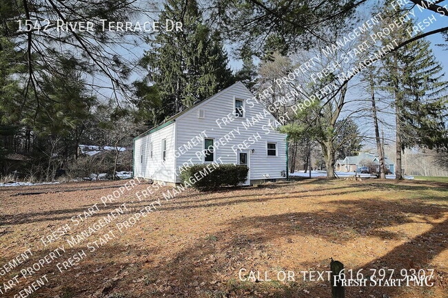 Building Photo - 1542 River Terrace