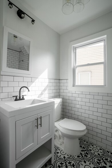 Bathroom - 83 Sheridan St