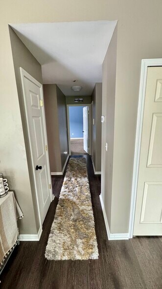 Building Photo - 8201 Chesapeake Cir