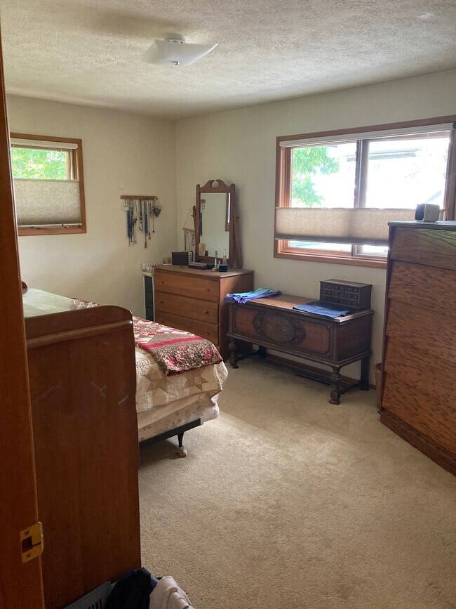 Building Photo - 10721 N Nelson Rd