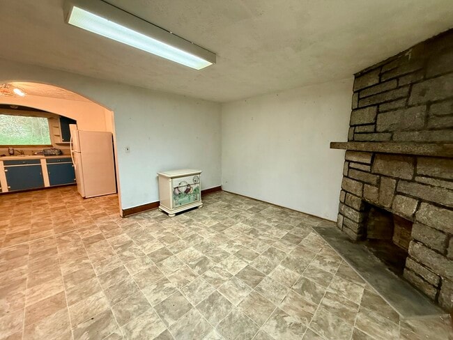 Building Photo - 1641 US-421