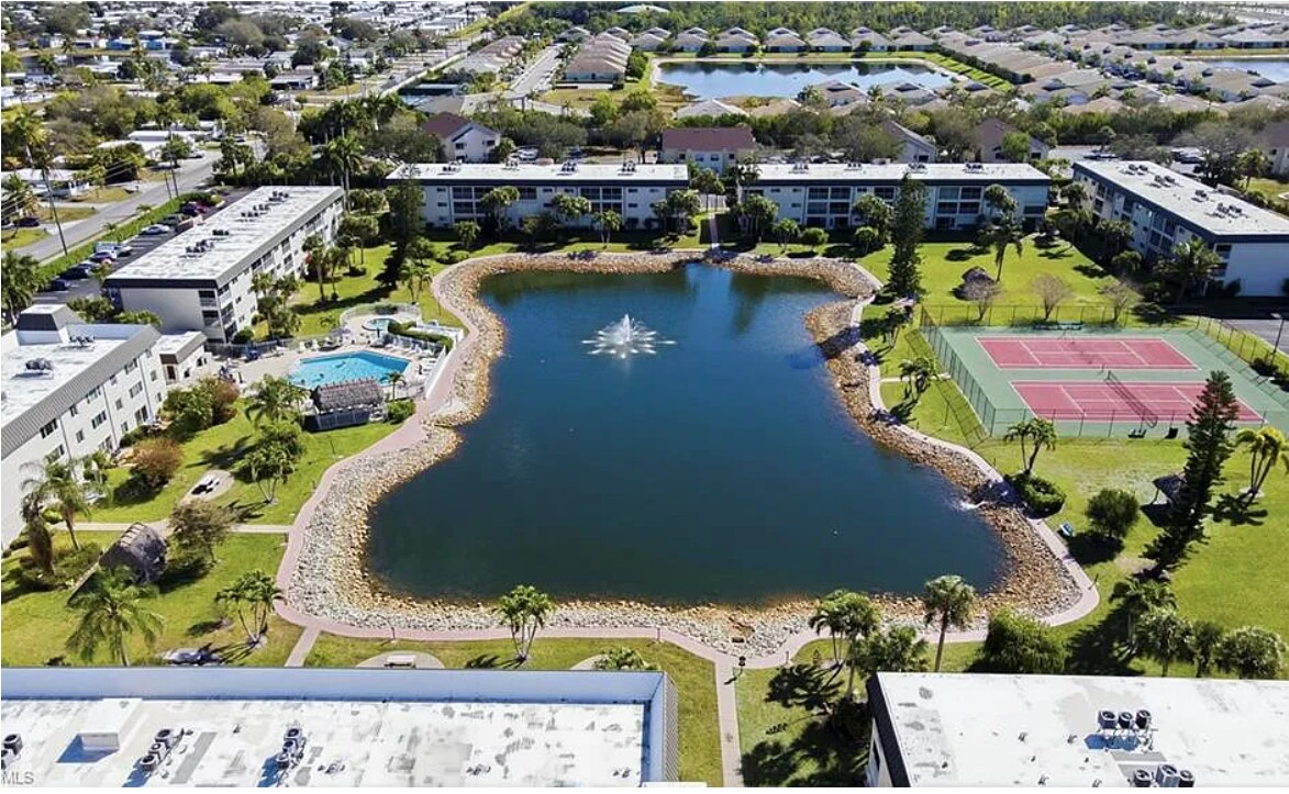 Building Photo - 1024 Manatee Rd