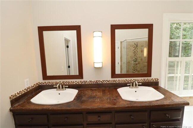 Building Photo - 107 Hardaway Ct
