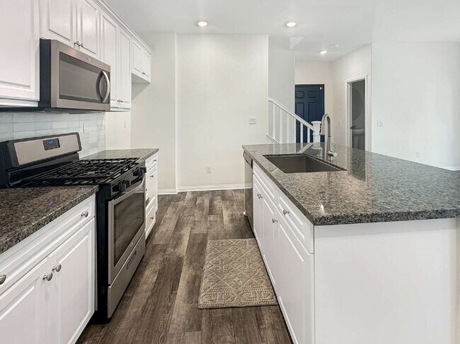 Building Photo - Lease by 2/28/26 for 2 weeks free!! Modern 3-Bedroom Home in Vista Canyon – Prime Canyon Country ...