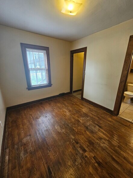 Building Photo - 141 8th St S