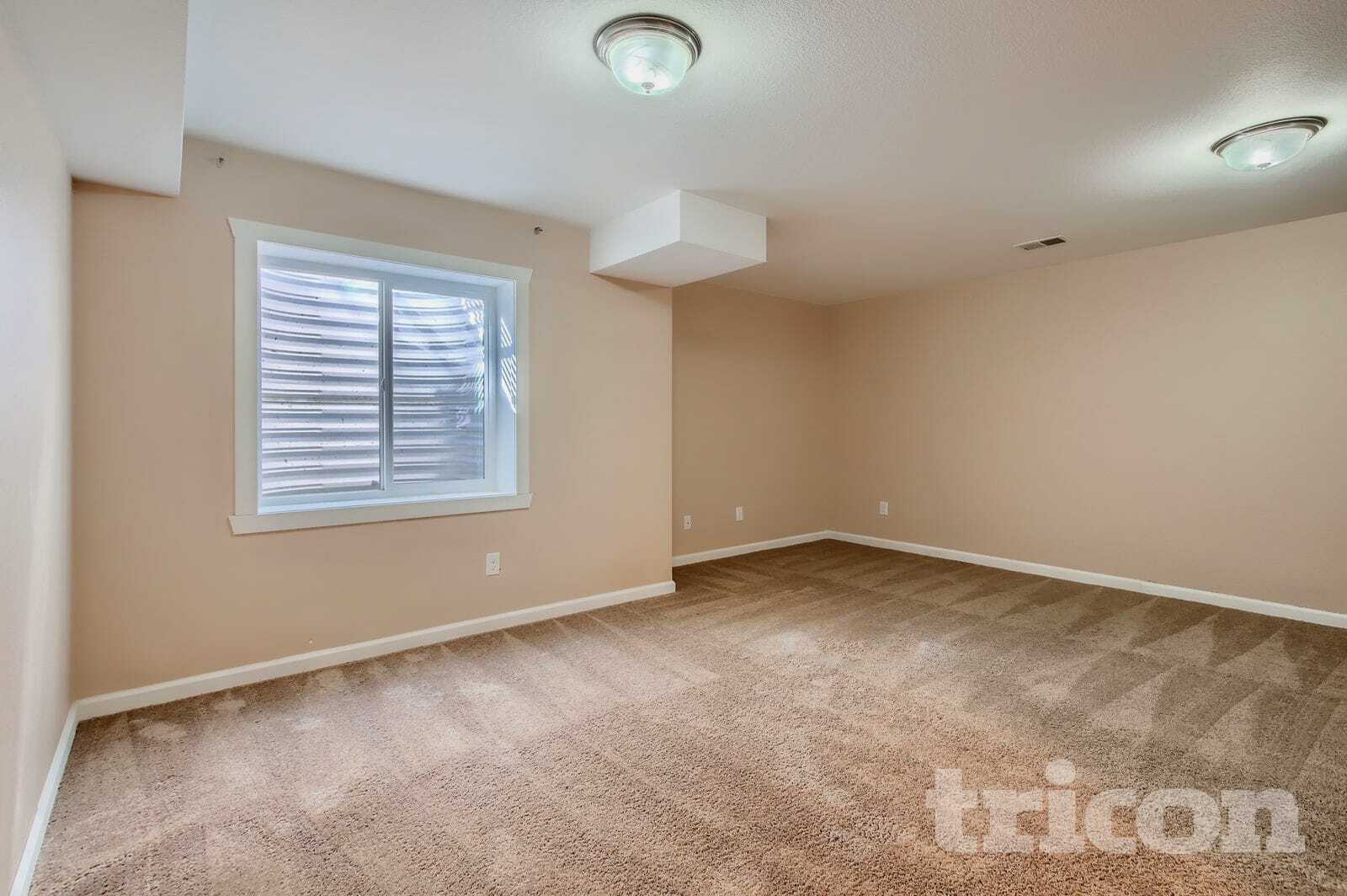 Building Photo - 7682 Sabino Ln