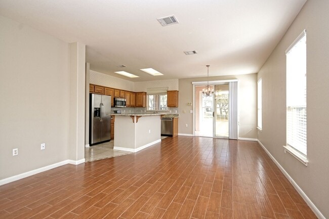 Building Photo - 106 Sunflower St