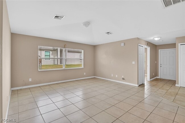 Building Photo - 848 Holmes Ave