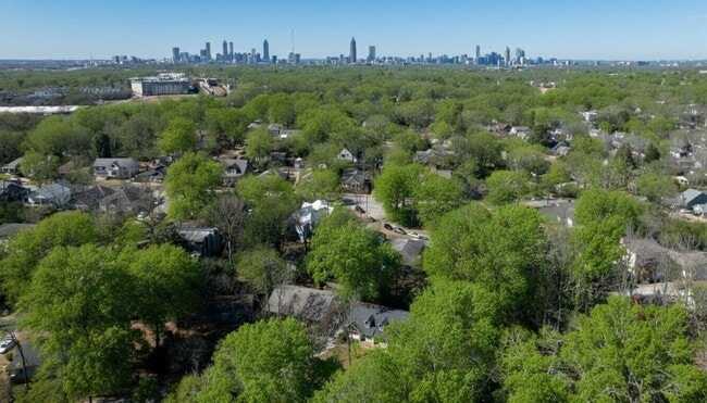 Building Photo - 342 Mathews Ave NE
