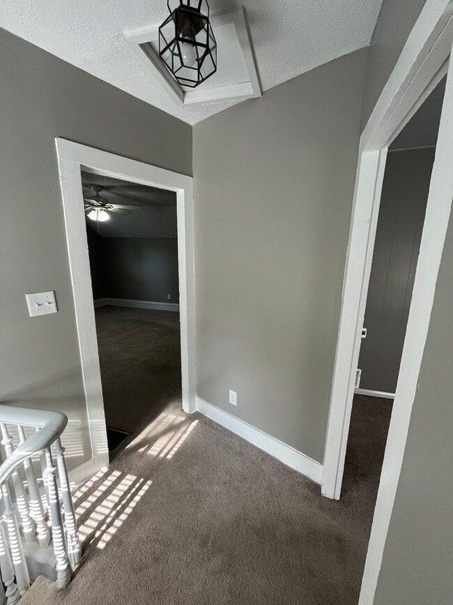 Building Photo - 512 E Masterson Ave