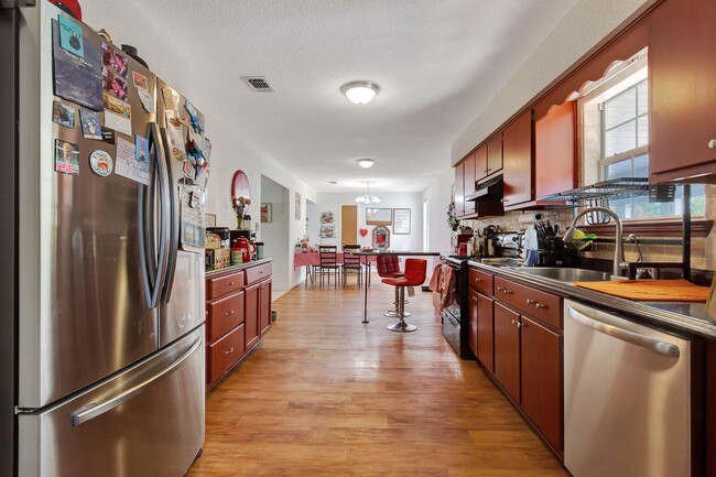 Building Photo - 3613 Burton Cir