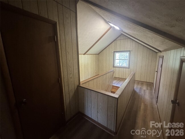 Building Photo - 1203 Hibriten Dr SE