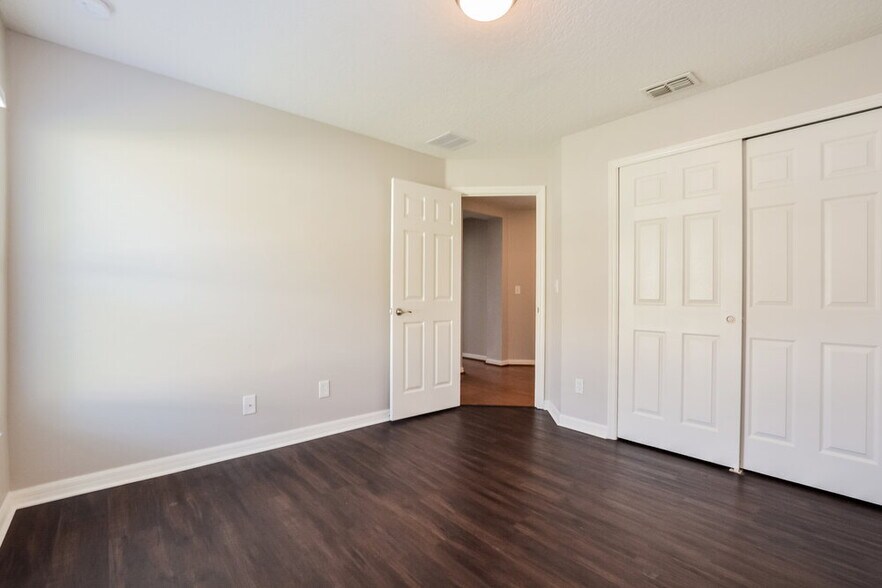 Building Photo - 4716 Barbados Loop