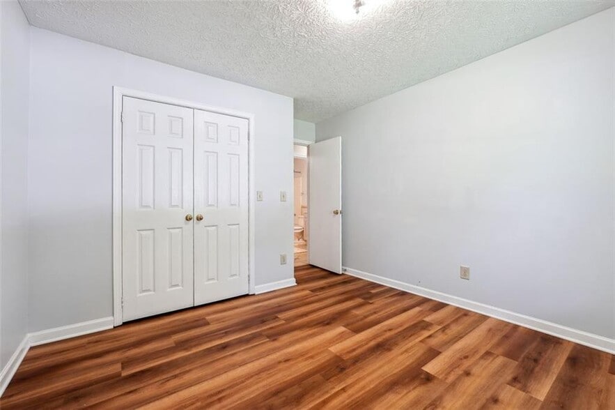 Building Photo - 3107 Del Monico Dr