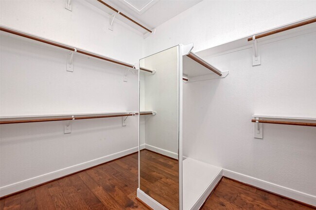 Building Photo - 25510 Autumnwind Ct