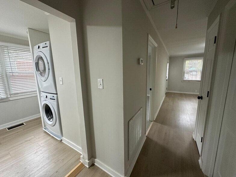 Building Photo - 1400 Richmond Pl