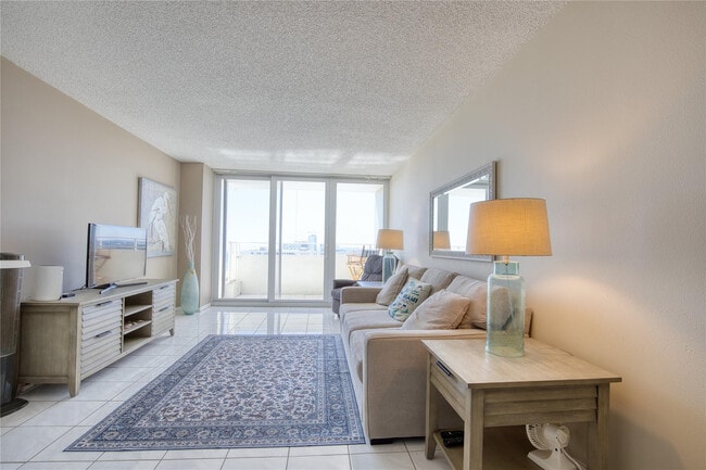 Building Photo - 111 Briny Ave