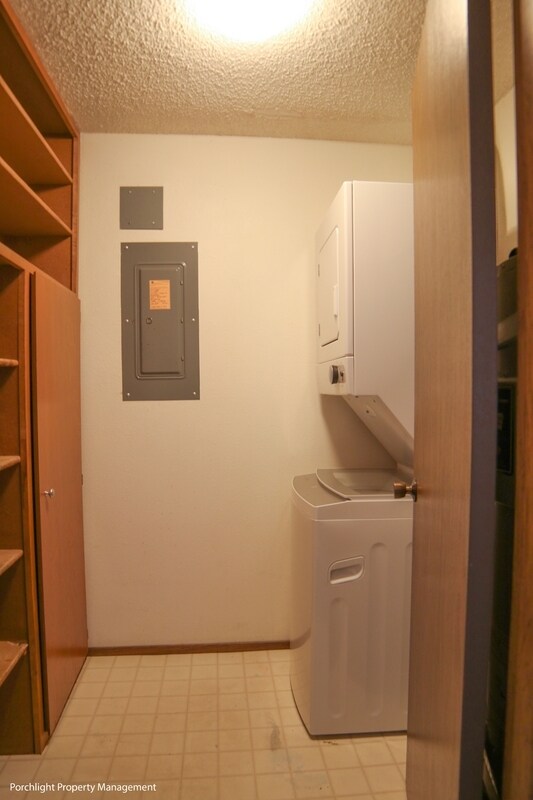 Building Photo - 408 La Villa Dr