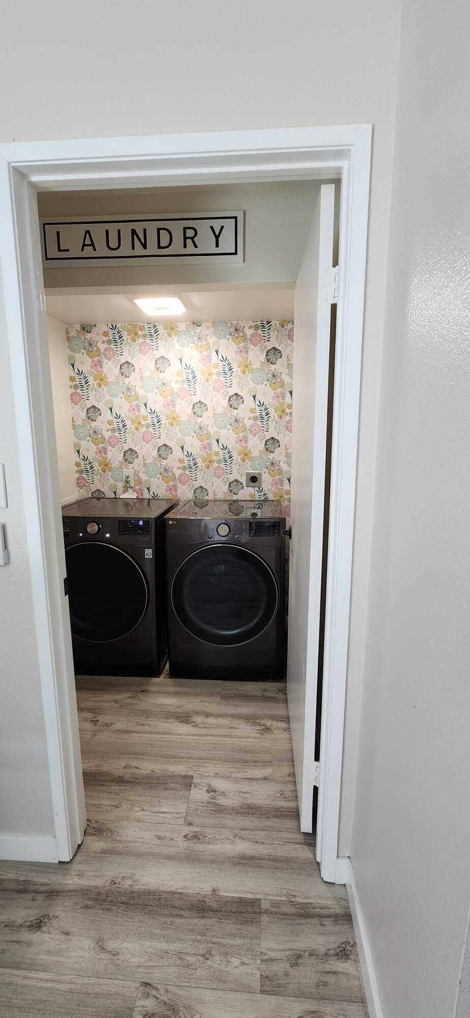 Laundry - 2091 Manzana Way