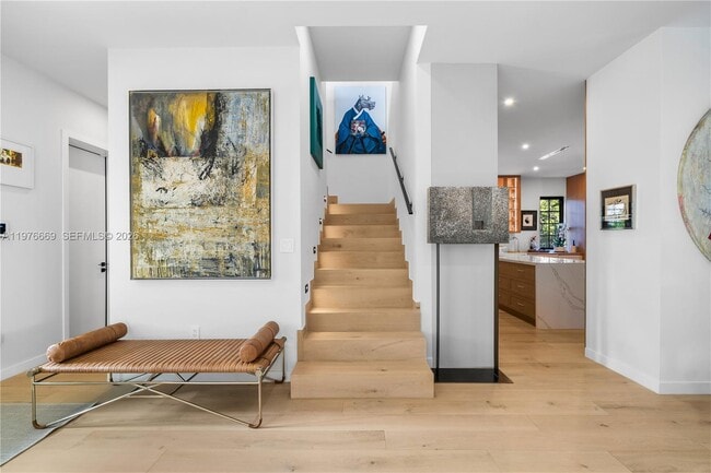 Building Photo - 2015 Country Club Prado