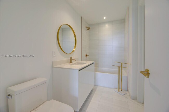 Building Photo - 2678 Tigertail Ave