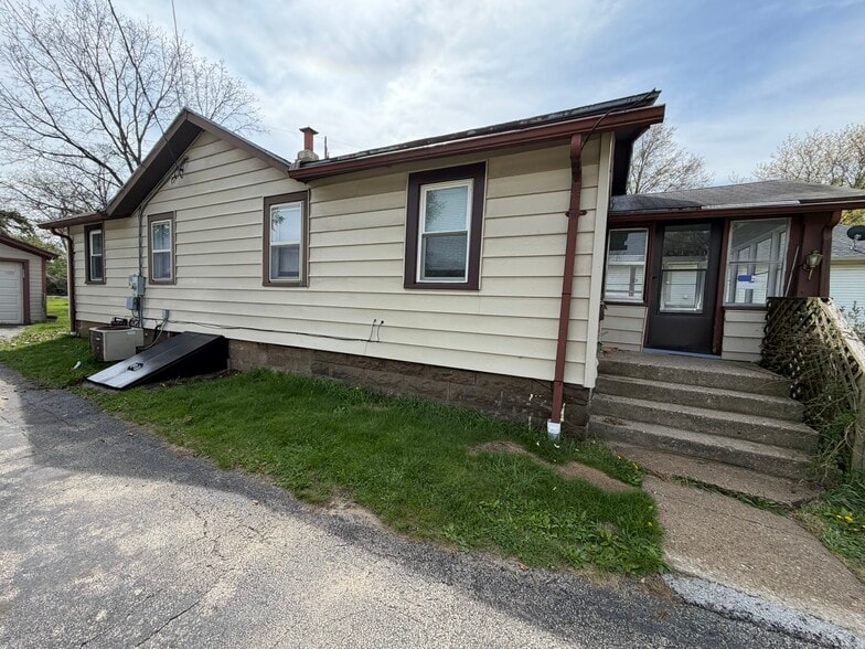 Building Photo - 4815 Lexington Blvd