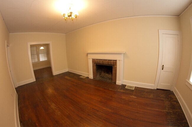 Building Photo - 287 Morton Ave