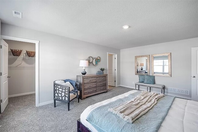 Building Photo - 322 Juniper Dr