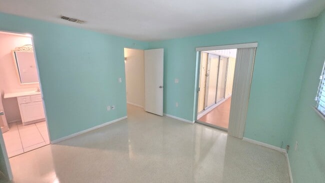 Building Photo - Charming 2BR/2BA Annual Rental in Southgate