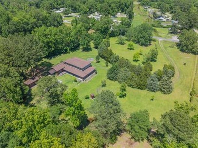 Building Photo - Uniquely breathtaking custom home with in-...