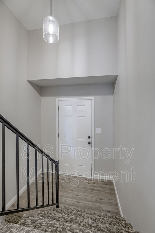 Building Photo - 1109 E Sea Ave