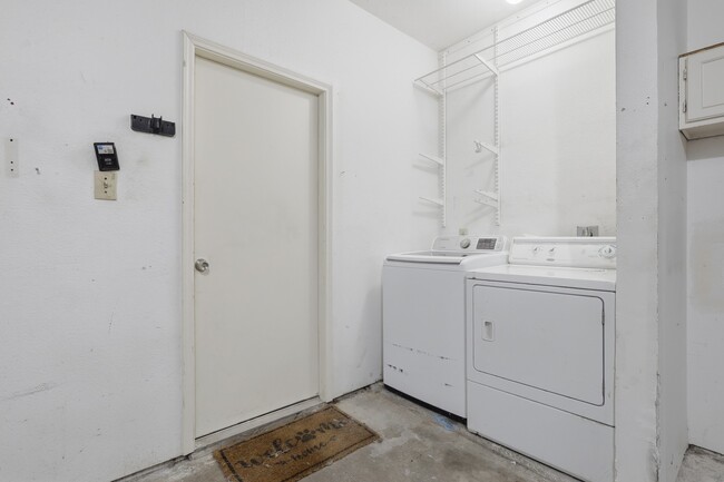 Building Photo - 506 Wilcrest Dr